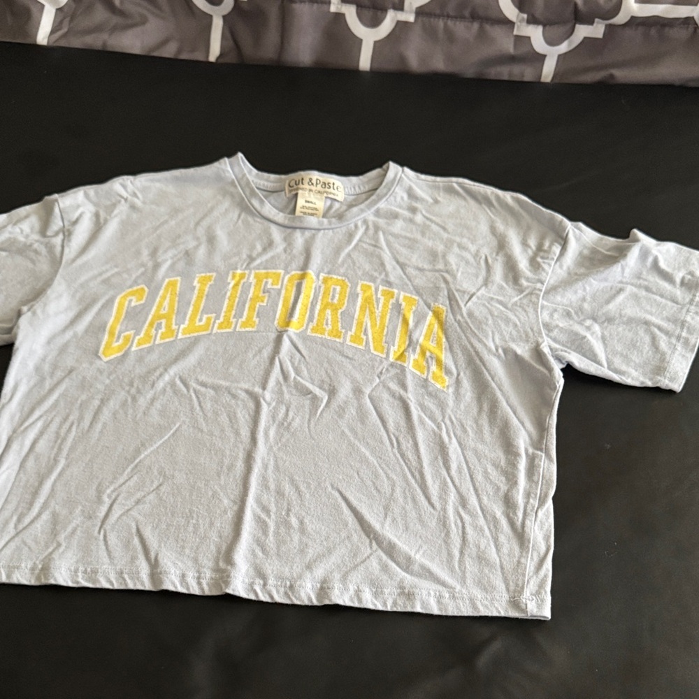 Gray/light blue T-Shirt with Yellow California print